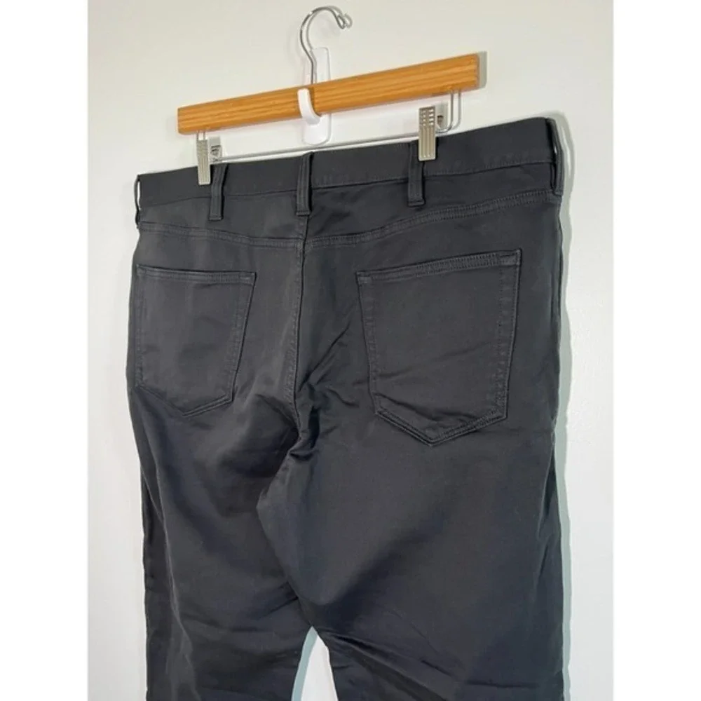 Banana Republic Pants Mens 38x32 Black Traveler Slim Fit Chino‎ Preppy
